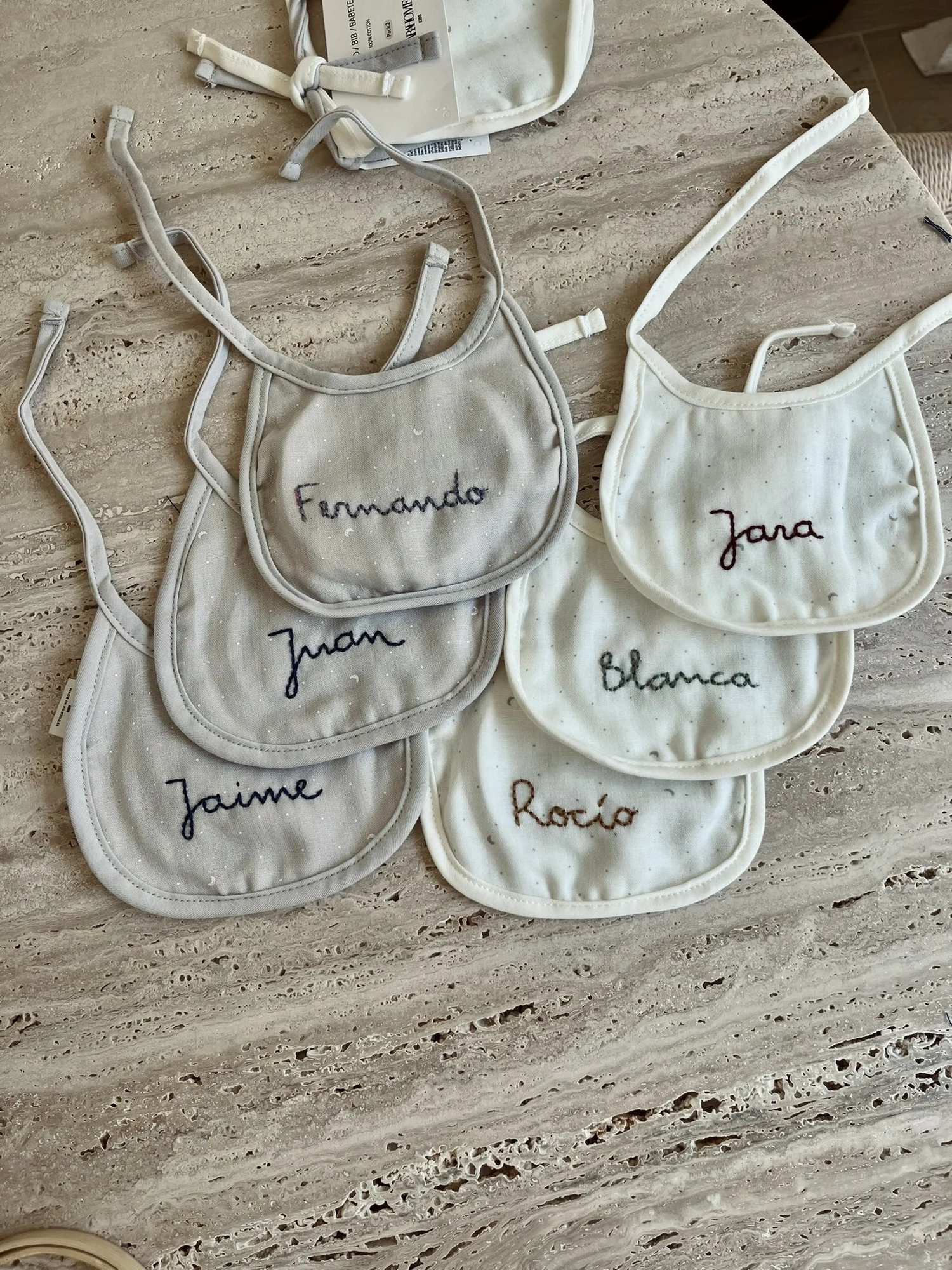 Regalos personalizados bordados para invitados — Gali Studio